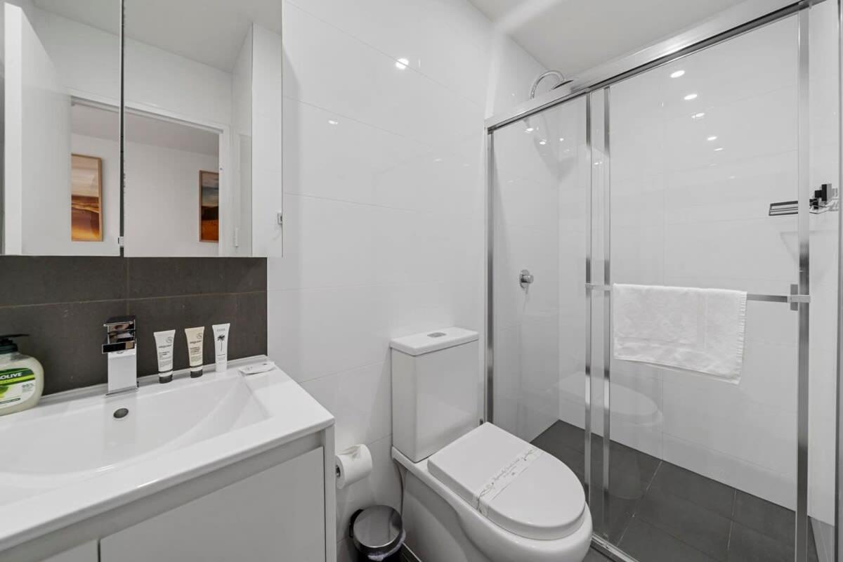 Modern Studio Retreat In Crown St With Aircon Apartment Sydney Exterior photo